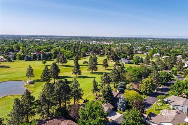 704 N Nicklaus Ln, Eagle, ID 83616