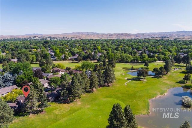 704 N Nicklaus Ln, Eagle, ID 83616