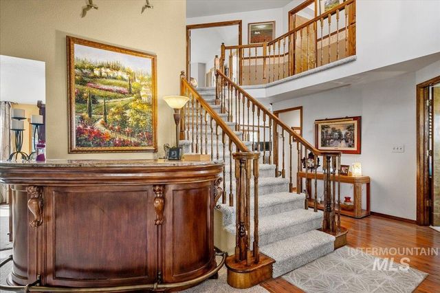 704 N Nicklaus Ln, Eagle, ID 83616