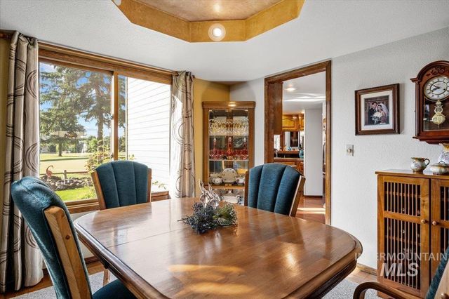 704 N Nicklaus Ln, Eagle, ID 83616