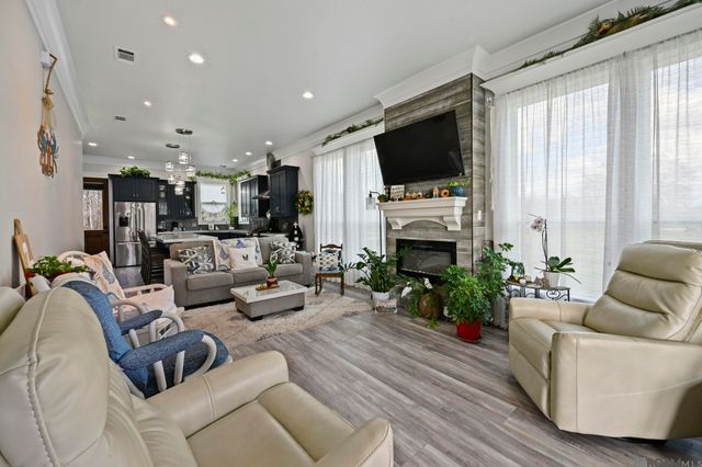 10082 Swanson Rd, Port Allen, LA 70767