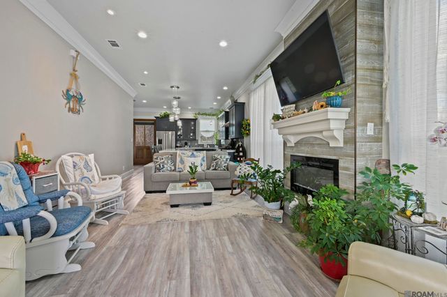 10082 Swanson Rd, Port Allen, LA 70767