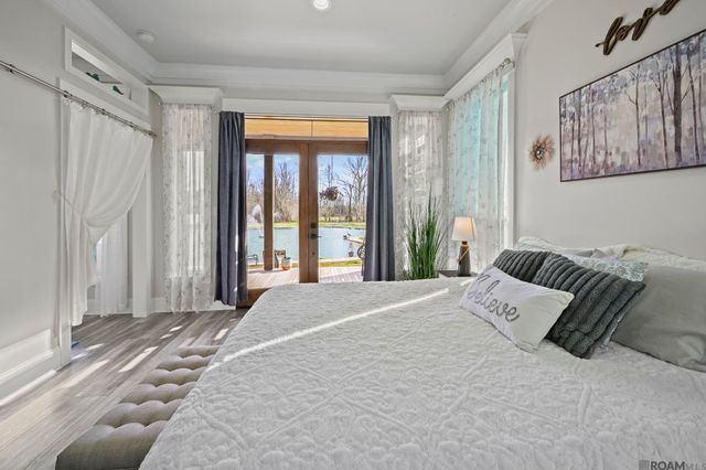 10082 Swanson Rd, Port Allen, LA 70767