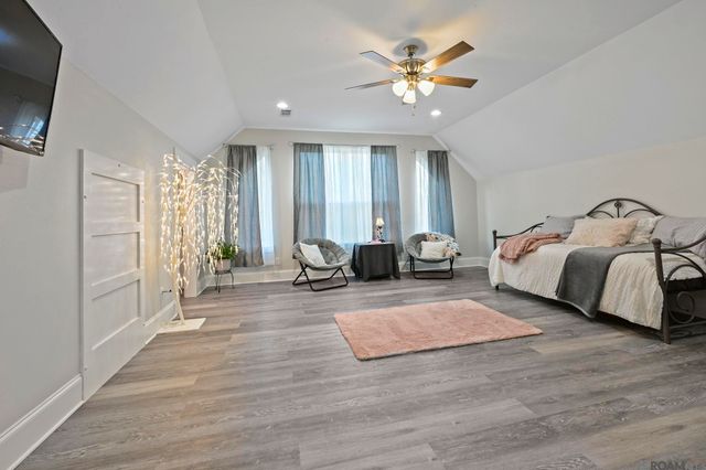 10082 Swanson Rd, Port Allen, LA 70767