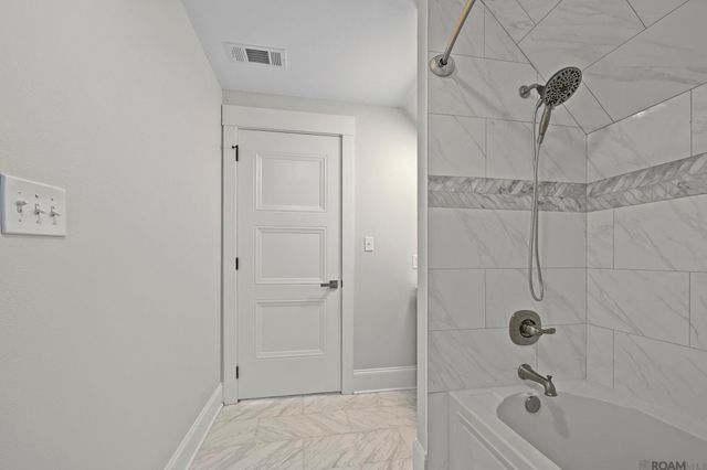 10082 Swanson Rd, Port Allen, LA 70767