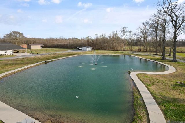 10082 Swanson Rd, Port Allen, LA 70767