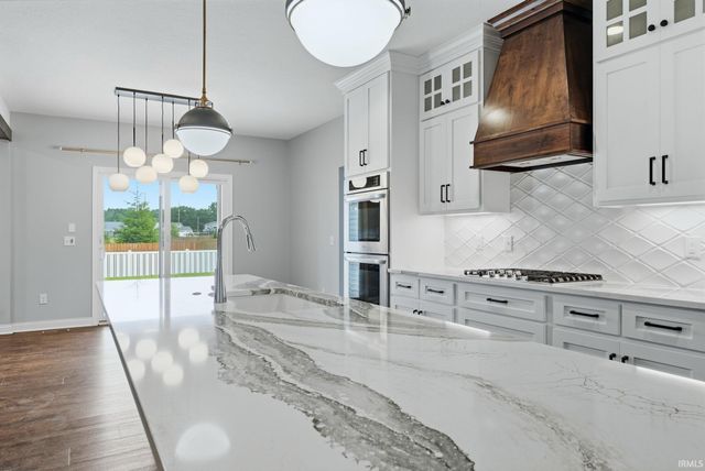 2877 Leon Cove, Fort Wayne, IN 46845