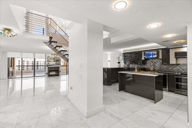 530 E CENTRAL BOULEVARD 1901, Orlando, FL 32801