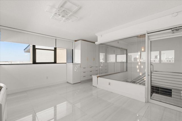 530 E CENTRAL BOULEVARD 1901, Orlando, FL 32801