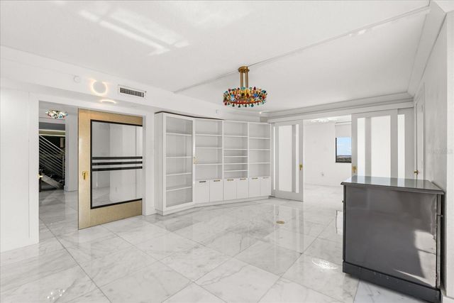 530 E CENTRAL BOULEVARD 1901, Orlando, FL 32801