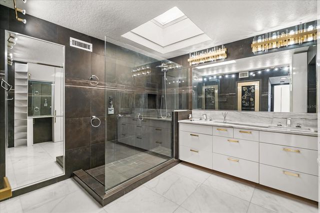 530 E CENTRAL BOULEVARD 1901, Orlando, FL 32801