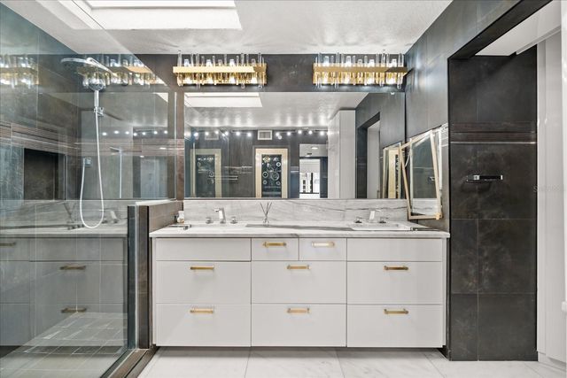 530 E CENTRAL BOULEVARD 1901, Orlando, FL 32801