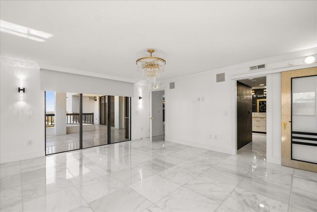 530 E CENTRAL BOULEVARD 1901, Orlando, FL 32801