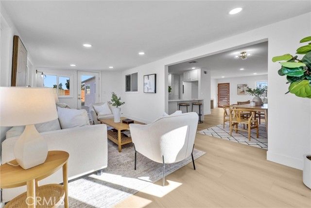 9132 Dickens, Westminster, CA 92683