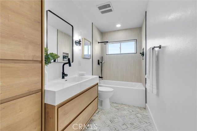 9132 Dickens, Westminster, CA 92683