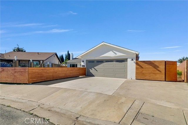 9132 Dickens, Westminster, CA 92683