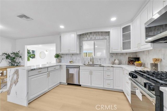 9132 Dickens, Westminster, CA 92683