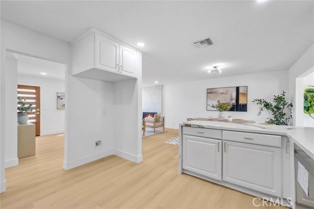 9132 Dickens, Westminster, CA 92683