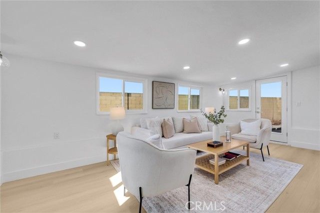 9132 Dickens, Westminster, CA 92683