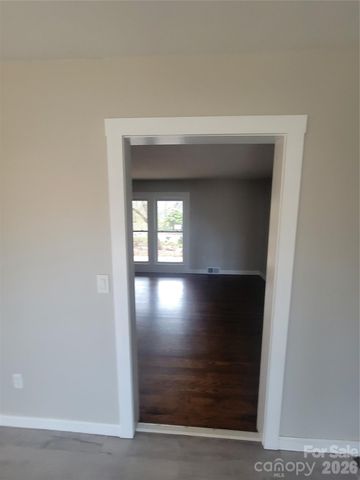 67 Fairlane Drive, Waynesville, NC 28786
