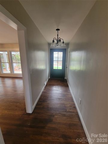 67 Fairlane Drive, Waynesville, NC 28786