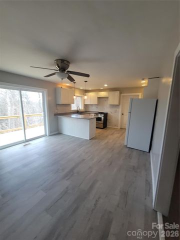 67 Fairlane Drive, Waynesville, NC 28786