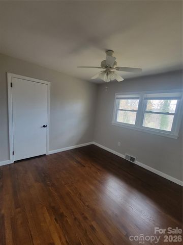 67 Fairlane Drive, Waynesville, NC 28786