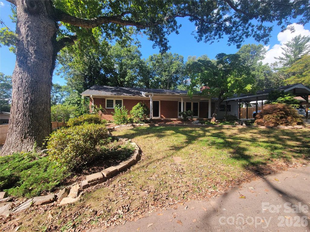 67 Fairlane Drive, Waynesville, NC 28786