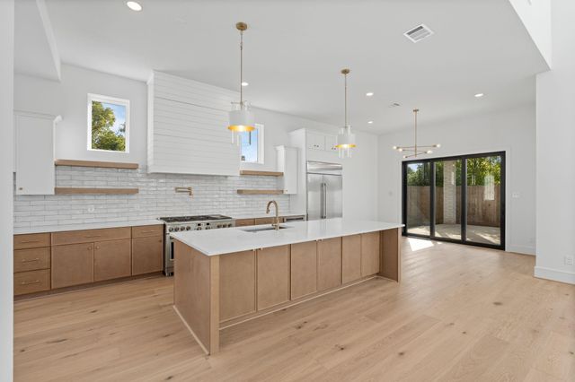 8021 Turquoise Lane, Houston, TX 77055