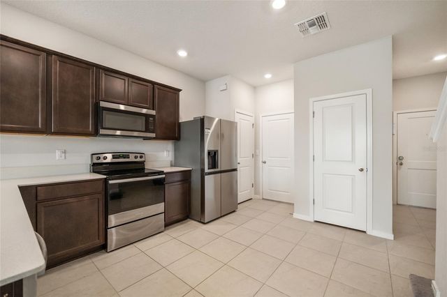 5489 ELMVIEW CROSSING, Wesley Chapel, FL 33545