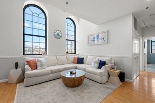 486 E 3rd St 6, Boston, MA 02127