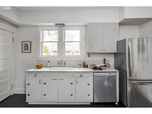 1235 Se REYNOLDS St, Portland, OR 97202