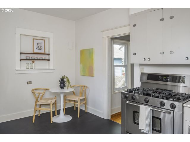 1235 Se REYNOLDS St, Portland, OR 97202