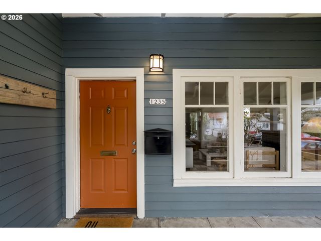 1235 Se REYNOLDS St, Portland, OR 97202