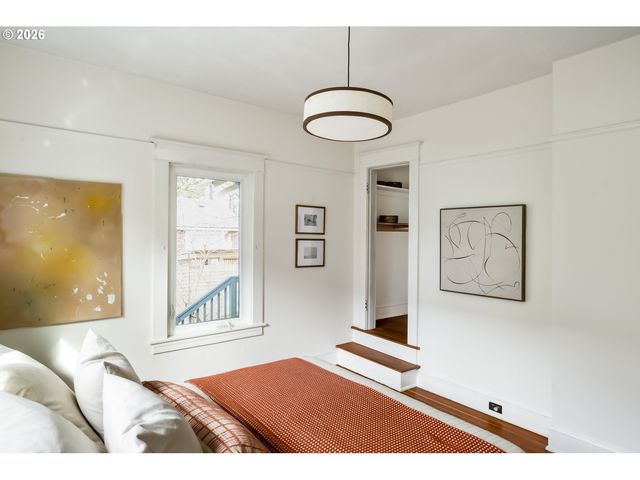 1235 Se REYNOLDS St, Portland, OR 97202