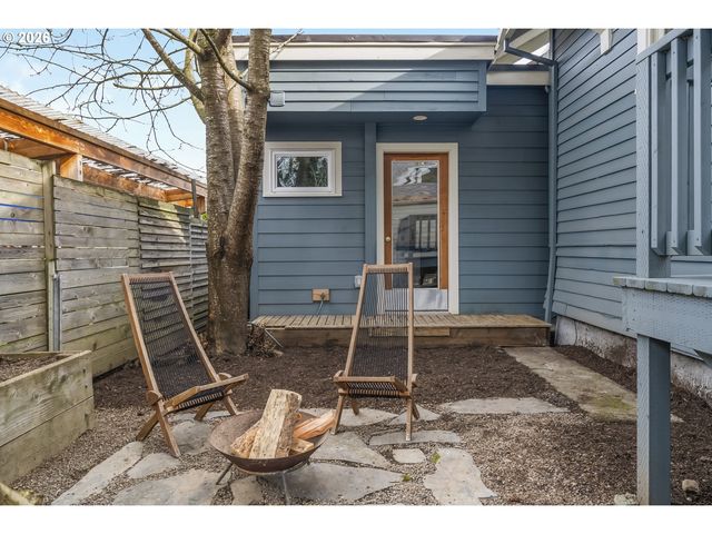 1235 Se REYNOLDS St, Portland, OR 97202