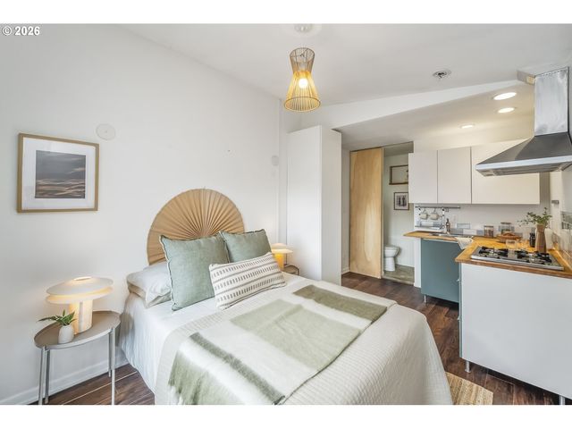 1235 Se REYNOLDS St, Portland, OR 97202