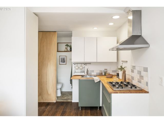 1235 Se REYNOLDS St, Portland, OR 97202