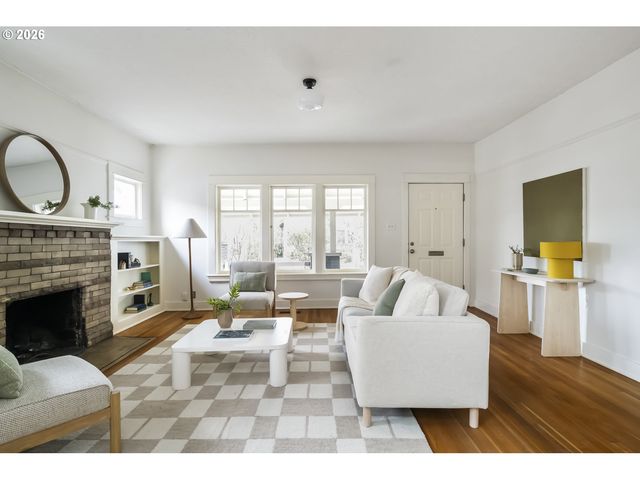 1235 Se REYNOLDS St, Portland, OR 97202