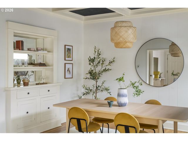 1235 Se REYNOLDS St, Portland, OR 97202