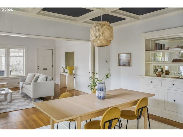 1235 Se REYNOLDS St, Portland, OR 97202