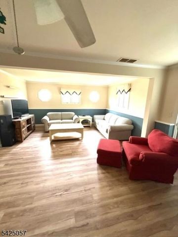 8 Loyola Ct, Hopatcong Boro, NJ 07843