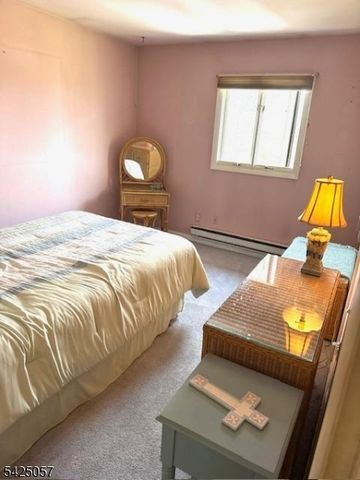 8 Loyola Ct, Hopatcong Boro, NJ 07843