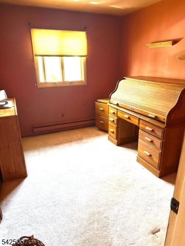 8 Loyola Ct, Hopatcong Boro, NJ 07843