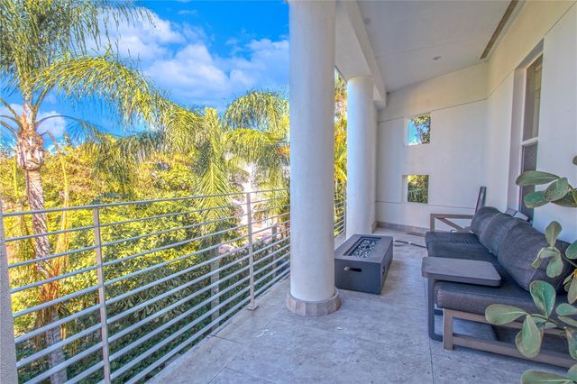 2711 W TRILBY AVENUE, Tampa, FL 33611