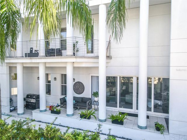 2711 W TRILBY AVENUE, Tampa, FL 33611
