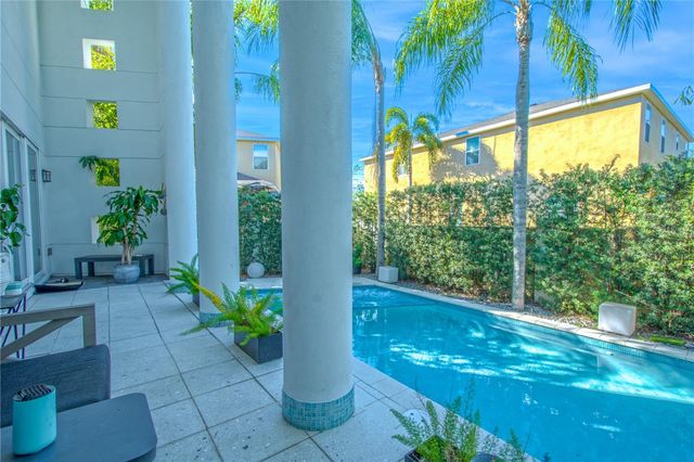 2711 W TRILBY AVENUE, Tampa, FL 33611