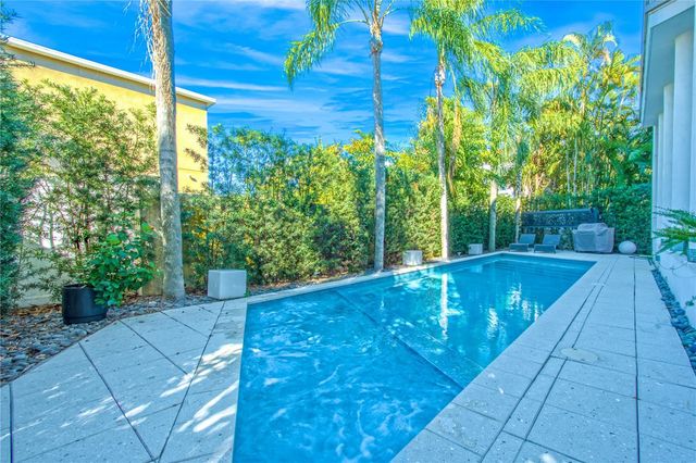 2711 W TRILBY AVENUE, Tampa, FL 33611
