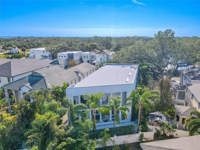 2711 W TRILBY AVENUE, Tampa, FL 33611