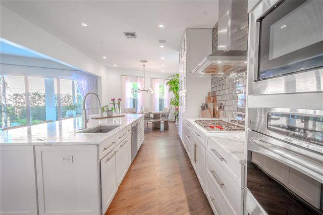 2711 W TRILBY AVENUE, Tampa, FL 33611